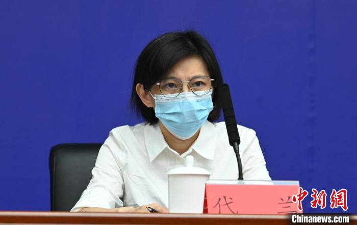 成都市經(jīng)信局總工程師代蘭?！“苍?攝