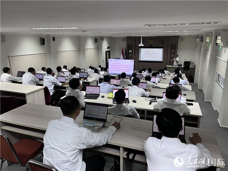 學習現(xiàn)場。人民網(wǎng)記者 張杰攝