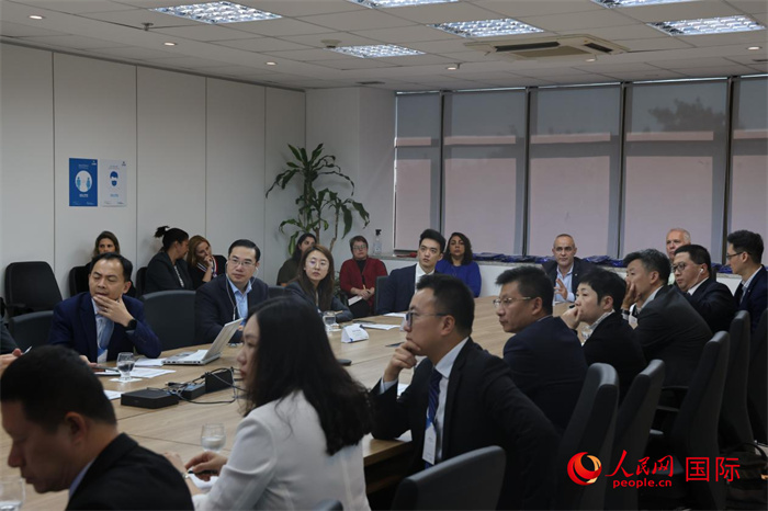 與會代表參與座談交流。人民網(wǎng)記者 時元皓攝