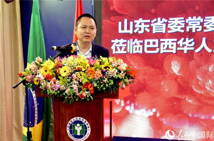 中國駐里約熱內(nèi)盧總領(lǐng)館副總領(lǐng)事王尉育致辭。人民網(wǎng)記者宋亦然攝