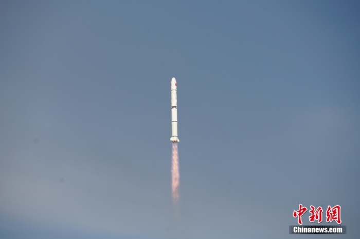 北京時間2023年8月9日6時53分，我國在太原衛(wèi)星發(fā)射中心使用長征二號丙運(yùn)載火箭，成功將環(huán)境減災(zāi)二號06星發(fā)射升空，衛(wèi)星順利送入預(yù)定軌道，發(fā)射任務(wù)獲得圓滿成功。此次任務(wù)是長征系列運(yùn)載火箭第482次飛行。馮陽 攝