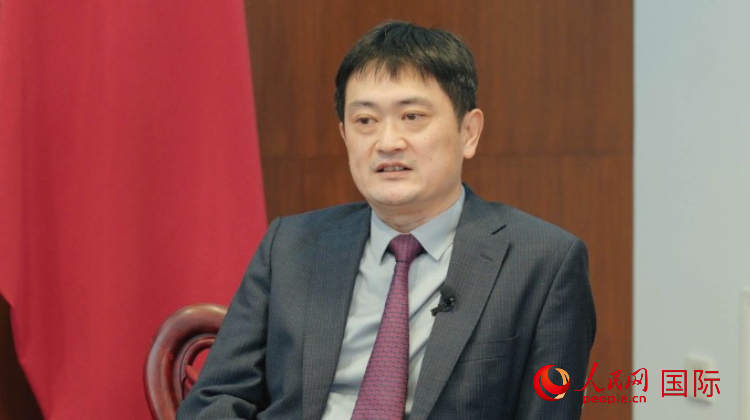 中國(guó)駐阿根廷使館代辦孫怡接受人民網(wǎng)專訪。人民網(wǎng)記者 張若涵攝