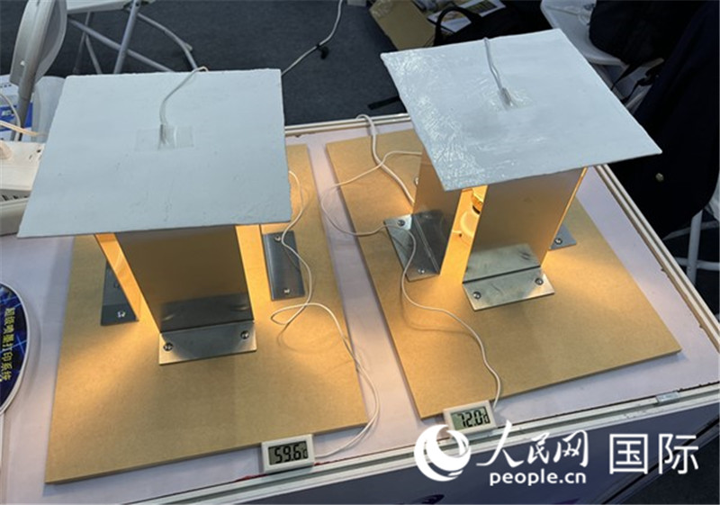氣凝膠隔熱材料應(yīng)用效果展示。（人民網(wǎng)記者 陳思攝）
