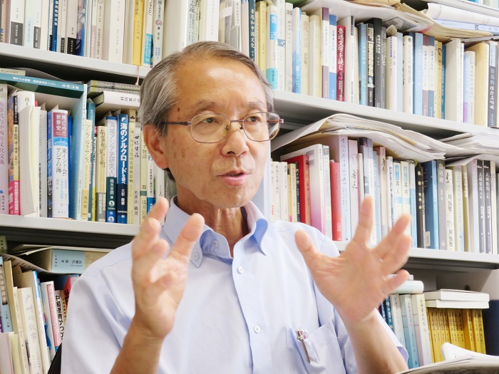 日本創(chuàng)價(jià)大學(xué)教授高橋強(qiáng)接受人民網(wǎng)采訪。（視頻截圖）