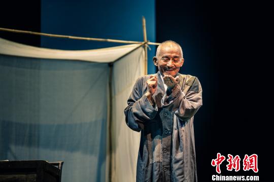 游本昌《弘一法師·最后之勝利》劇照。游思涵 攝