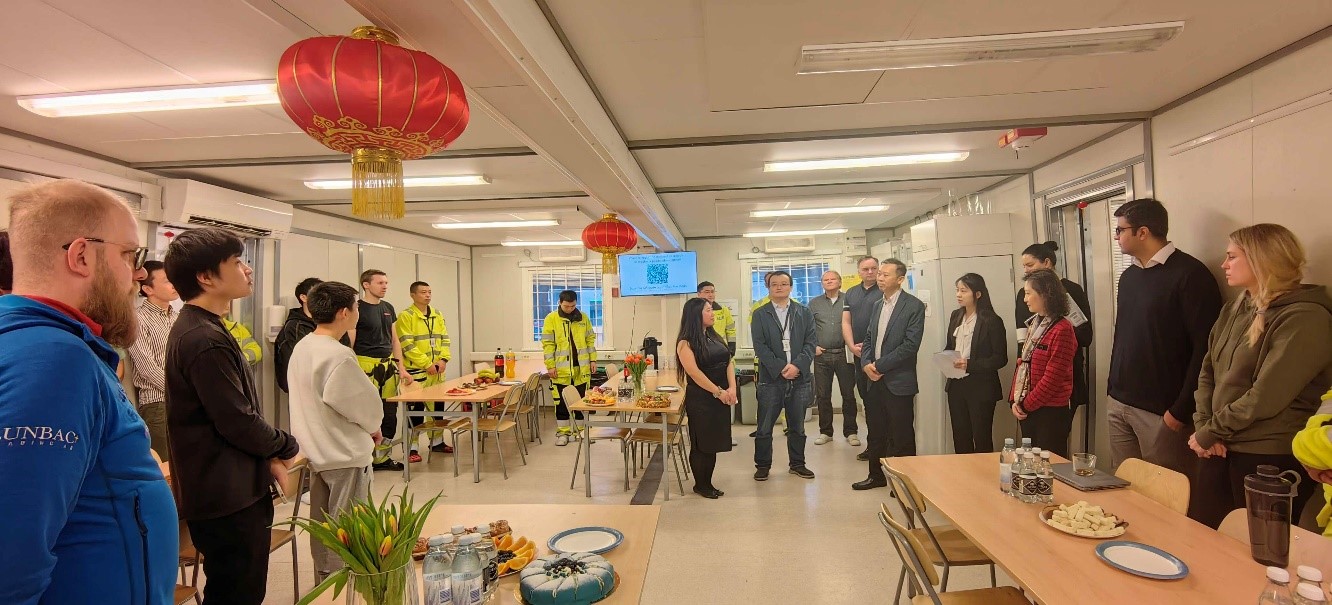 中國駐瑞典大使崔愛民走訪中鐵隧道局集團瑞典工程公司。中國駐瑞典大使館供圖