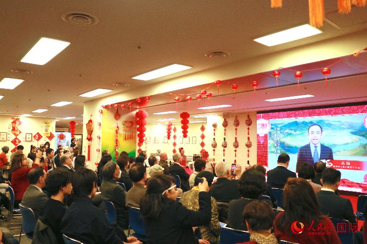 2月9日，“喜迎龍年·品味陜西”——2024新春迎福（展）聯(lián)歡會暨陜西文化年在東京中國文化中心拉開帷幕。人民網(wǎng) 許可攝