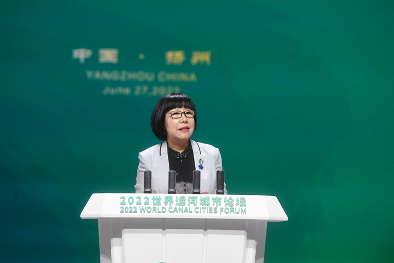 人民網(wǎng)黨委委員、監(jiān)事會主席唐維紅在大會上發(fā)言。邵丹攝