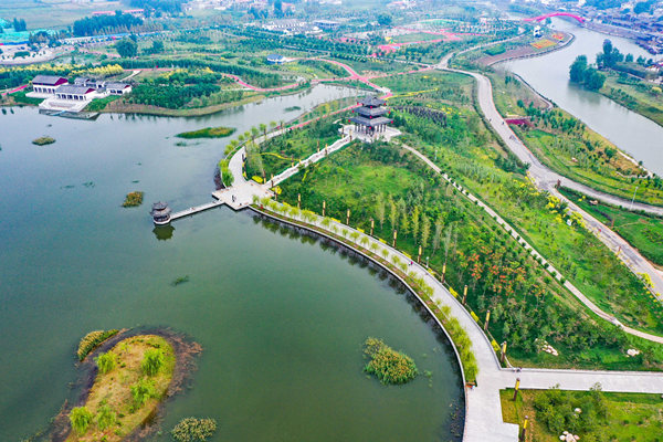 滏陽(yáng)河上游的磁縣如意湖濕地公園。閆洪圖攝