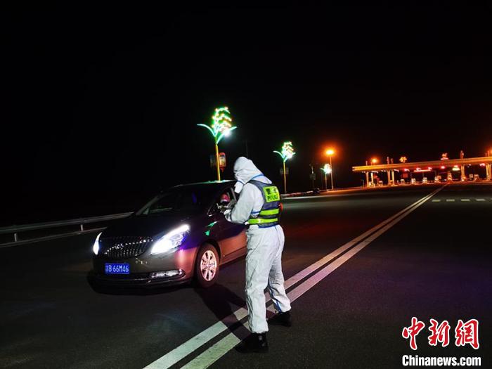 “90后”特警延遲婚期走向抗疫戰(zhàn)場:擊退疫情再團(tuán)圓