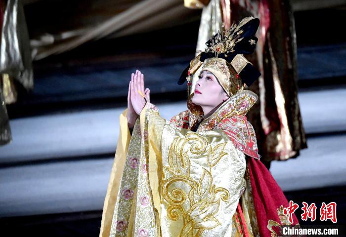 3月17日，西藏拉薩，《文成公主》大型史詩(shī)劇演出現(xiàn)場(chǎng)?！±盍?攝