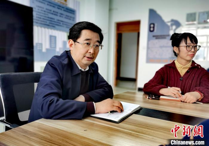 （兩會(huì)聲音）全國(guó)政協(xié)委員趙海興：師者為師亦為范，建議設(shè)教師理想信念教育基地