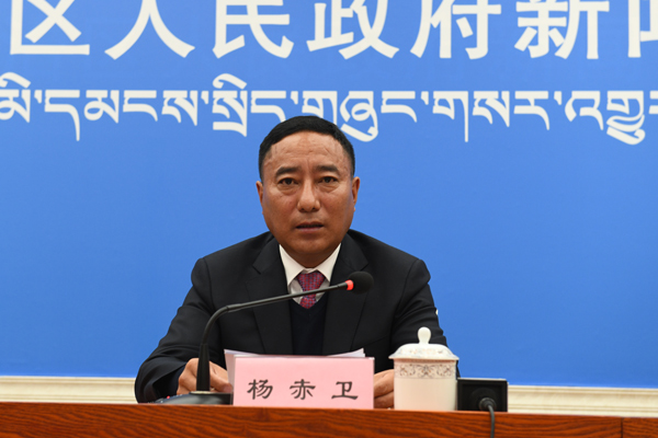 楊赤衛(wèi) 林芝市常委、政府副市長.JPG