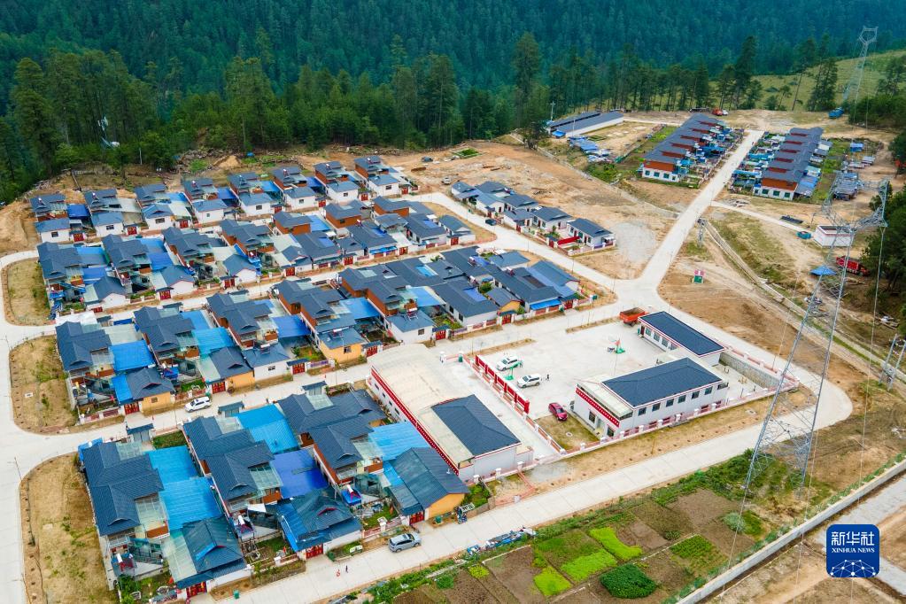 西藏林芝：易地搬遷，迎來(lái)幸福新生活