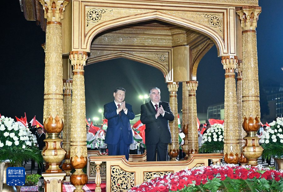 習(xí)近平抵達(dá)杜尚別開(kāi)始對(duì)塔吉克斯坦進(jìn)行國(guó)事訪(fǎng)問(wèn)