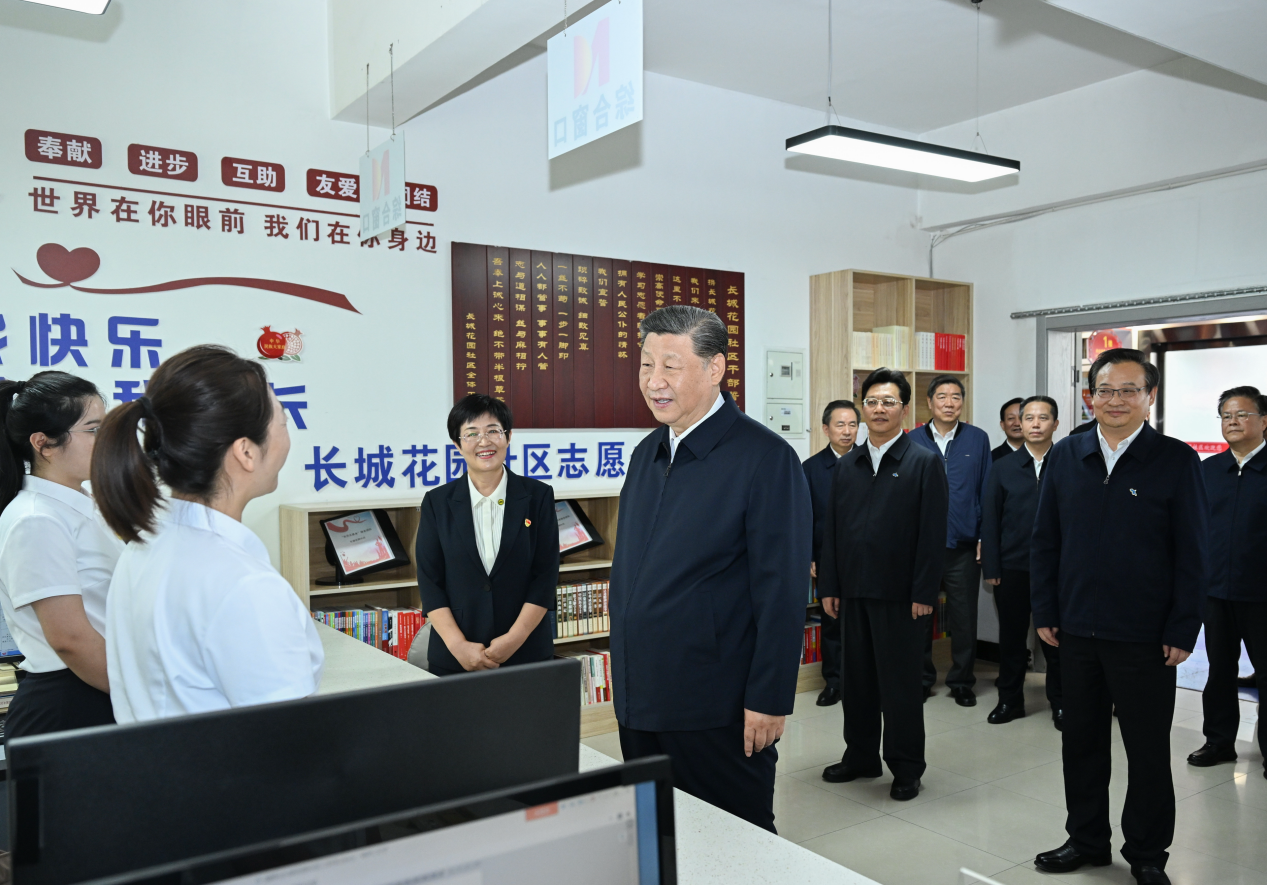 2024年6月19日，習(xí)近平總書(shū)記來(lái)到寧夏銀川市金鳳區(qū)長(zhǎng)城花園社區(qū)考察。