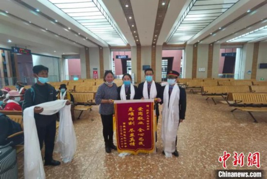 西藏18名先心病患兒乘火車(chē)赴內(nèi)地接受手術(shù)治療