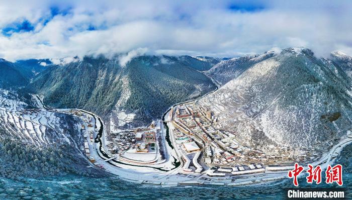 壤塘的雪后美景?！∪捞量h融媒體中心供圖