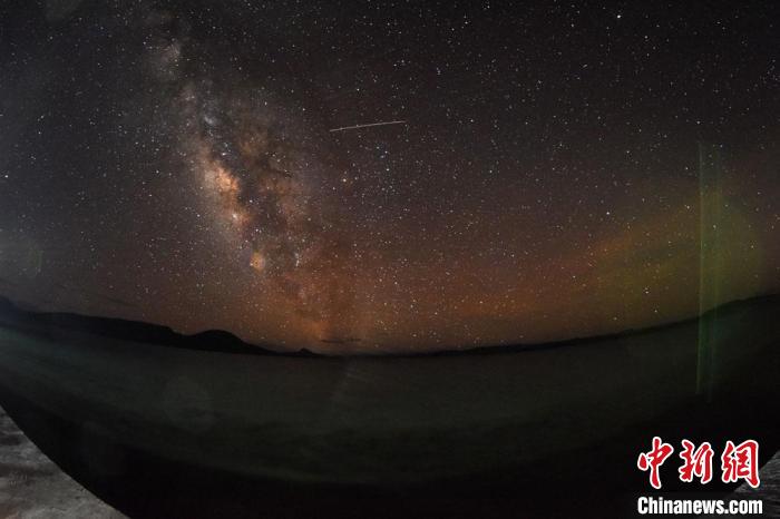 錯鄂湖星空璀璨，一顆流星劃過?！?lt;a target='_blank' ></p><p  align=