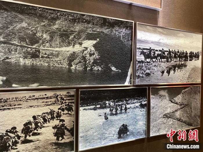 紅樓內展廳，圖為昌都戰(zhàn)役中的人民解放軍。彭寧鈴 攝