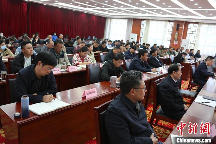 圖為專題黨課現(xiàn)場。　貢桑拉姆 攝
